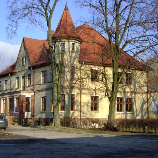 Manor house in Wierzchosławice