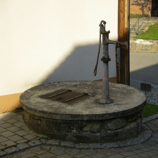 Ehemaliger Schlossbrunnen, sogenannter Schulbrunnen