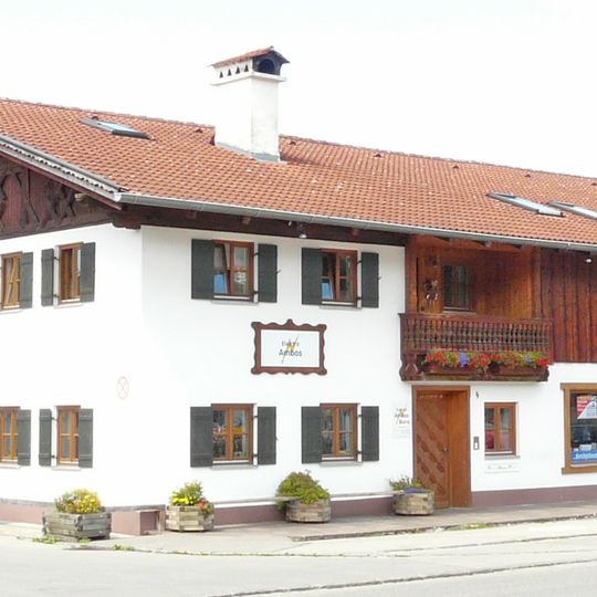 Reiches Giebelbundwerk