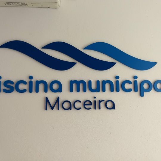 Piscina descoberta de Maceira