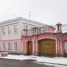 Ворота и часть стены усадьбы Т.Е. Углицких (Шадринск)