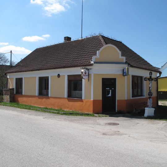 Kříž u hospody