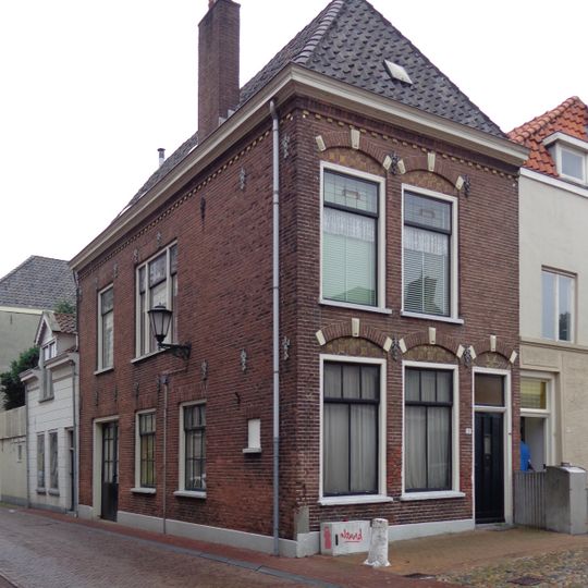Pand met restanten van de middeleeuwse stadsmuur