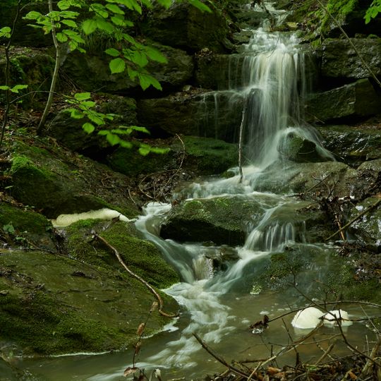 Oberes Zipfelbachtal mit Seitenklinge und Teilen des Sonnenbergs