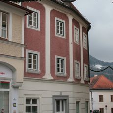 Wohn- und Geschäftshaus