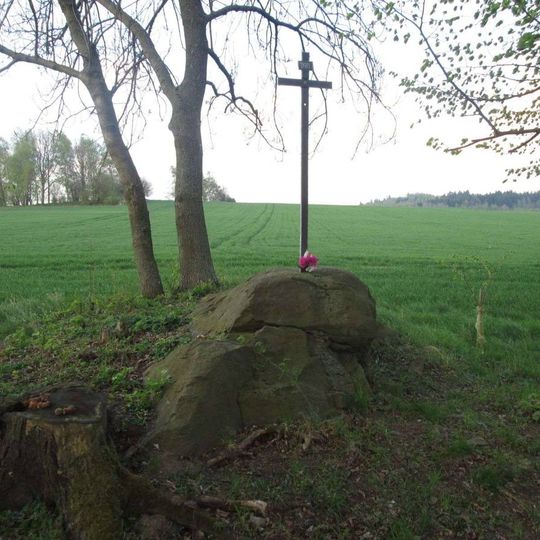 Kříž východně od Kamenice nad Lipou