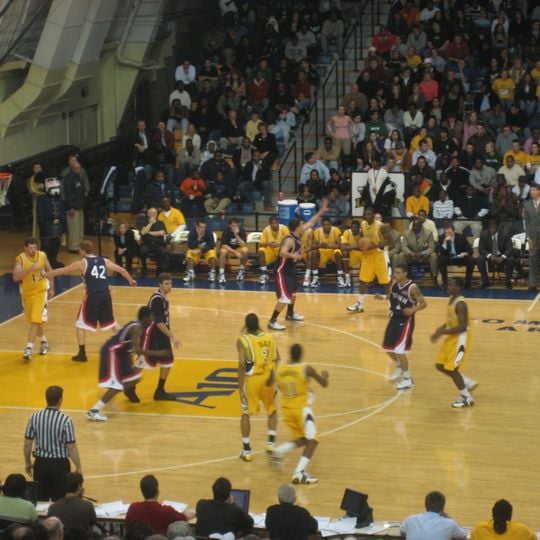 Tom Gola Arena