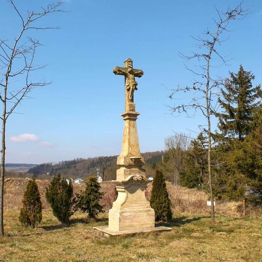 Kříž u Mladče vedle lomu Skalka