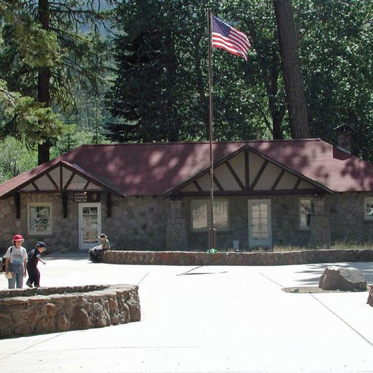 District historique des Manzanita Lake Naturalist's Services