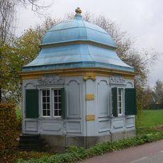 Theekoepel, Valkenheining