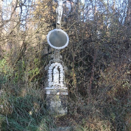 Kříž u silnice 361 severně od Příštpa