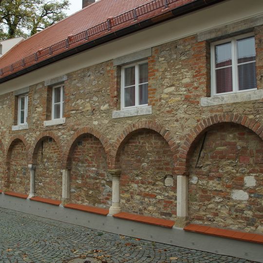 Wohnhaus, ehemals Leichenhaus von St. Emmeram