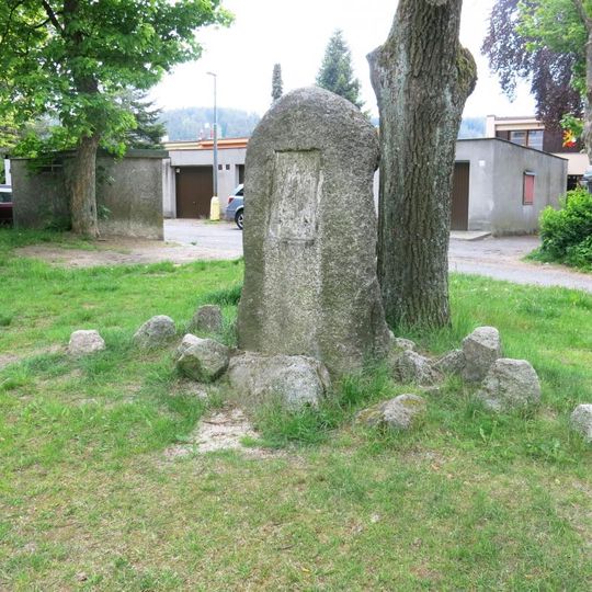 Pomník nejasného účelu v parku Markovského výšina v Jablonci nad Nisou