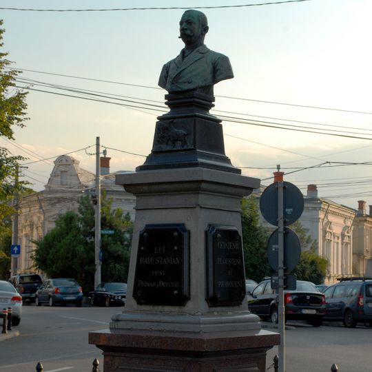 Bust of Radu Stanian in Ploiești
