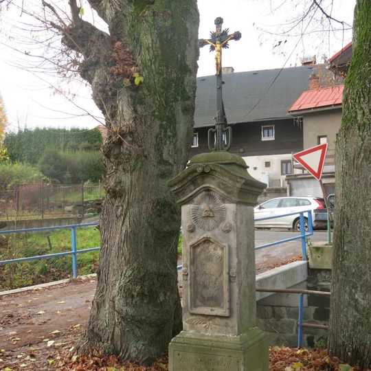 Kříž naproti domu Palackého 21 v Cvikově