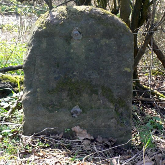 Milestone, N of Hilltop Farm