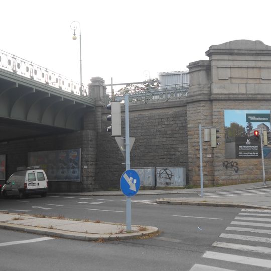 Eisenbahnstrecke, Wiener Vorortelinie – Teilbereich Weinhaus