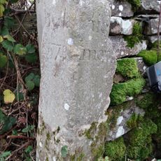 Guidestone, At X rds East Witton/Leyburn/Finghall/Spennithorn roads (two UC roads), 2.25 miles E of Leyburn