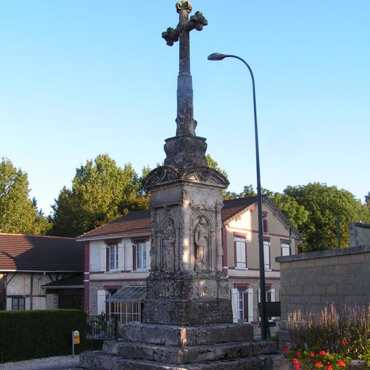 Croix de cimetière de Poivres