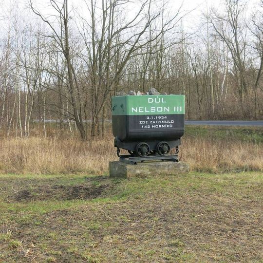 Pomník dolu Nelson III západně od nádraží Osek