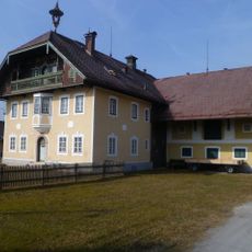 Bauernhof, Wohnhaus und Stallgebäude des Klostermeierhofs