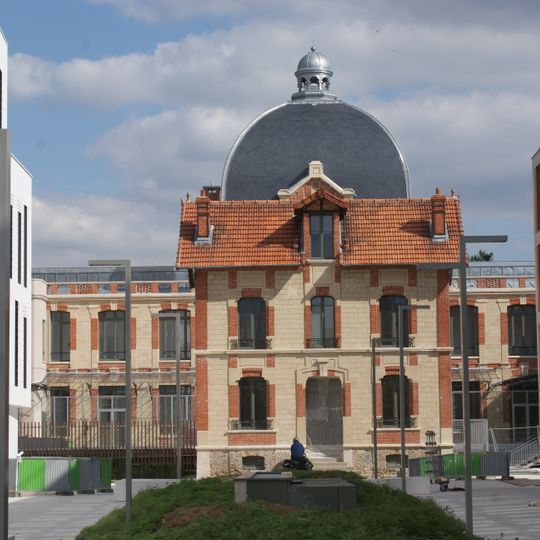 Usine pharmaceutique du Docteur Pierre