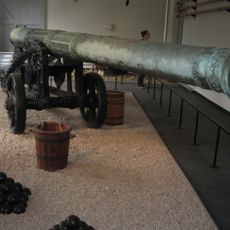 Queen Elizabeths Pocket Pistol