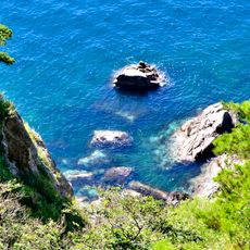 Обзорная точка на самой высокой точке мыса Шульца. Панорамное фото с этого места: https://goo.gl/maps/7NnnHp8DC2mQF8sL8