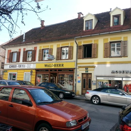 Wohn- und Geschäftshaus