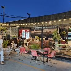 Green Vintage Night Market