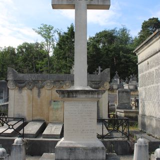 Grave of Lavaurs Family