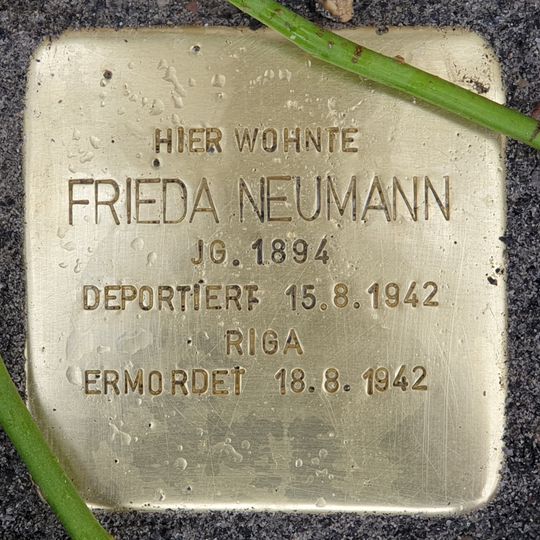 Stolperstein dedicated to Frieda Neumann