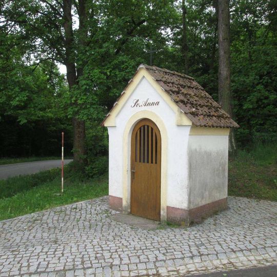 Kaplička jižně od Radošic