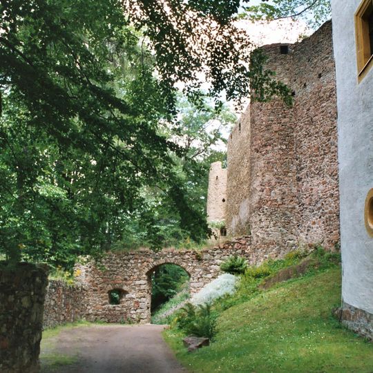 Einzeldenkmale der Sachgesamtheit Burgruine und Neues Schloss Frauenstein: Burgruine mit Nordturm, Südturm, Ringmauer, Palas und Innerer Mauer Am Schloß -