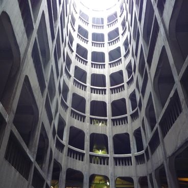 Moderne und historische Bauwerke in Grenoble