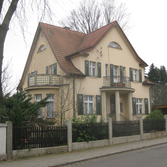 Villa mit Garten und Einfriedung Parsevalstraße 1