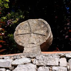 Esteles funeràries al cementiri de Vallbona