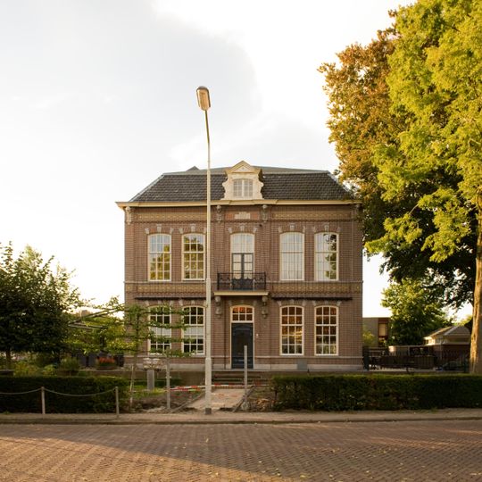 Woonhuis met artsenpraktijk