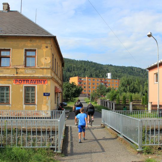 Lávka přes Bystřici v Hroznětíně u čp. 207