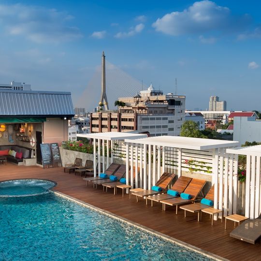 Nouvo City Hotel