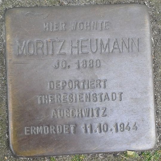 Stolperstein en memoria de Moritz Heumann