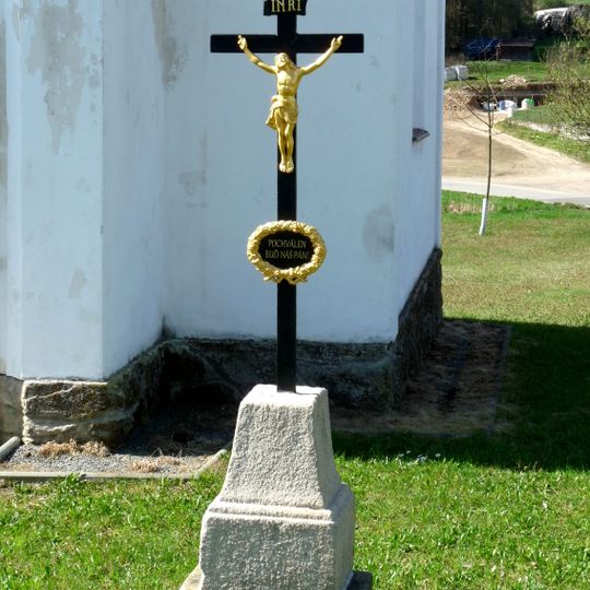 Kříž v Bitěticích u kaple