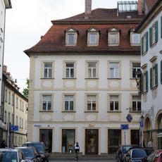 Wohn- und Geschäftshaus