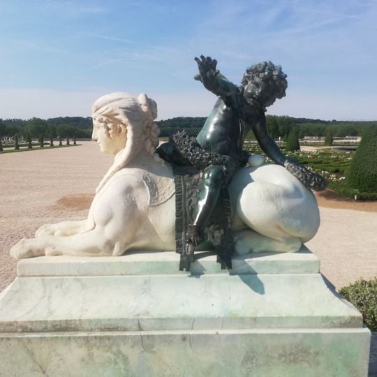 Sphinx chevauché par un Amour