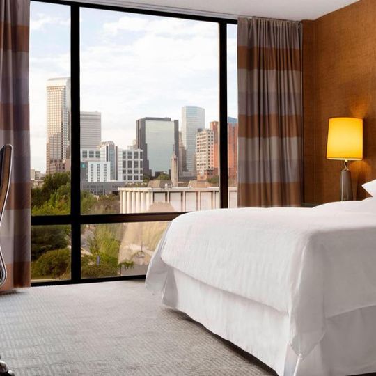 Sheraton Charlotte Hotel