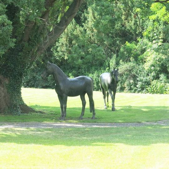 Sochy koní v zahradě Fürstenberského paláce
