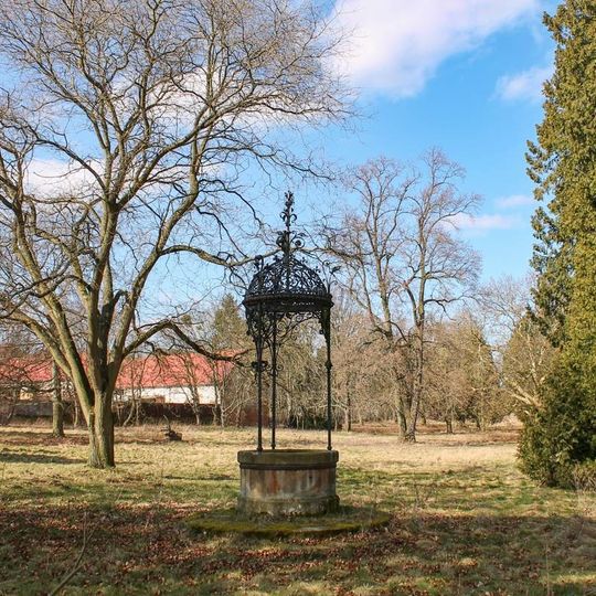 Kašna v Chudobíně v zámeckém parku
