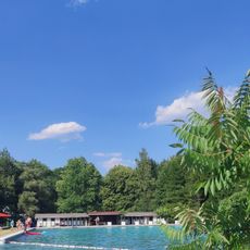 Natursteinbad Mellenbach