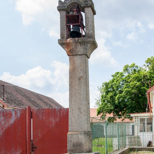 Kamenná zvonička v Mezihoří