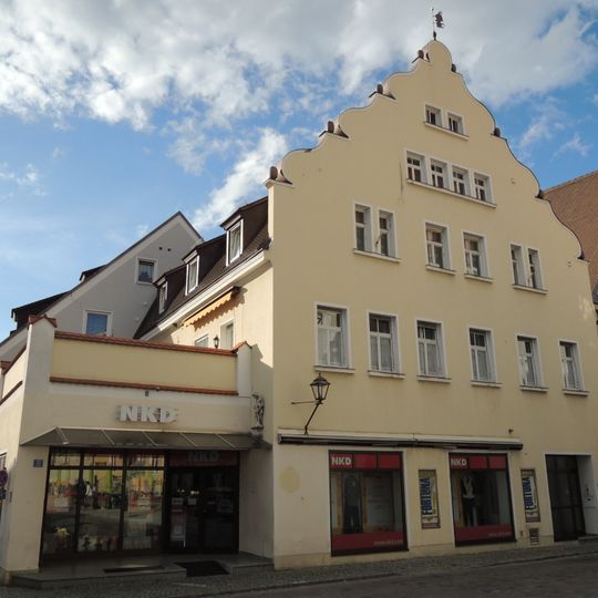 Wohn- und Geschäftshaus